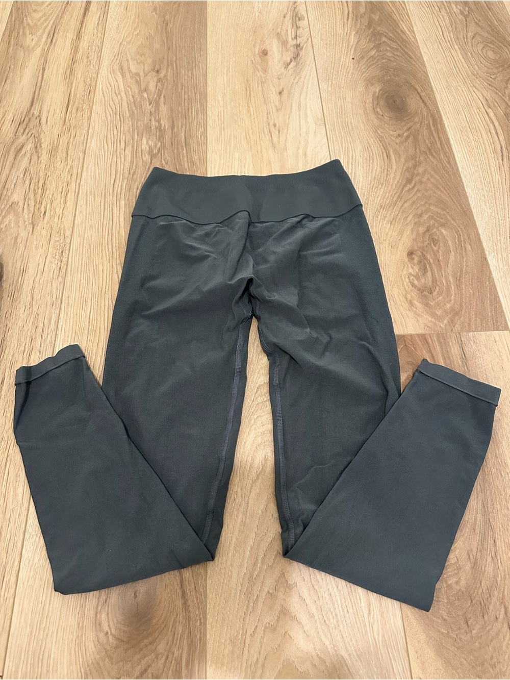 High-Waist Performance Leggings in Charcoal